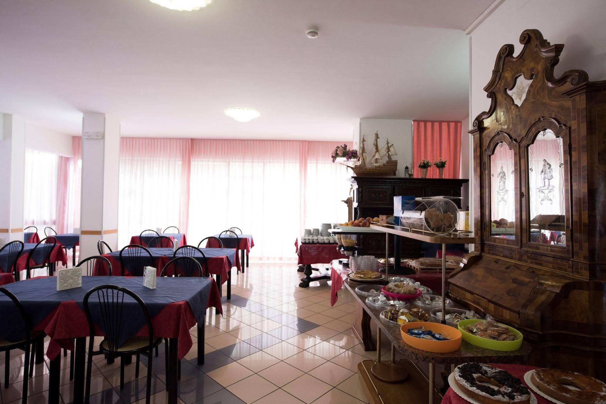 Hotel Settebello B&B Cesenatico Exterior photo